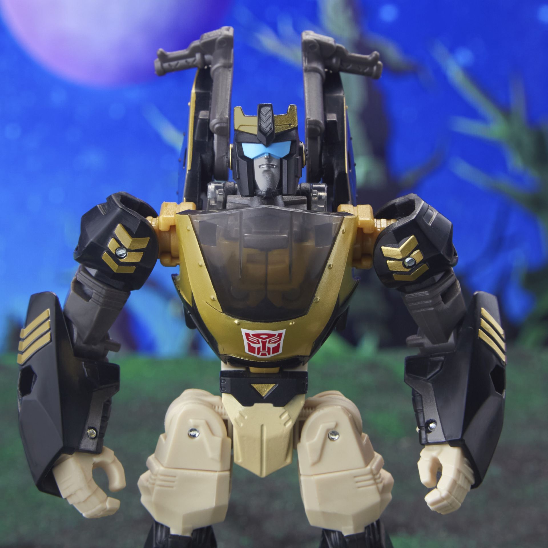 TRANSFORMERS LEGACY EVOLUTION  PROWL (ANIMATED UNIVERSE)