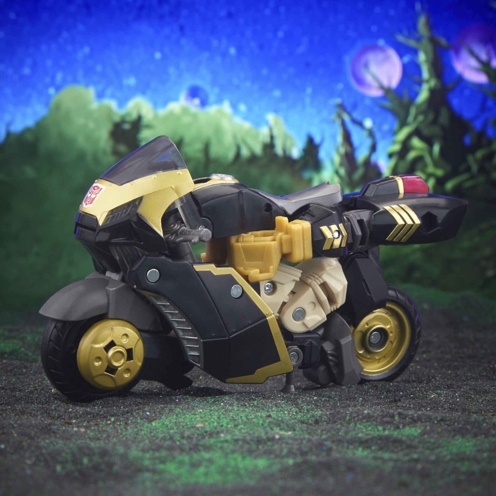 TRANSFORMERS LEGACY EVOLUTION  PROWL (ANIMATED UNIVERSE)