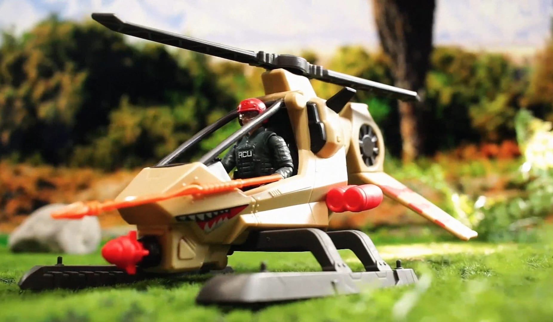 Jurassic World Legacy Collection- Chopper Chase Pack