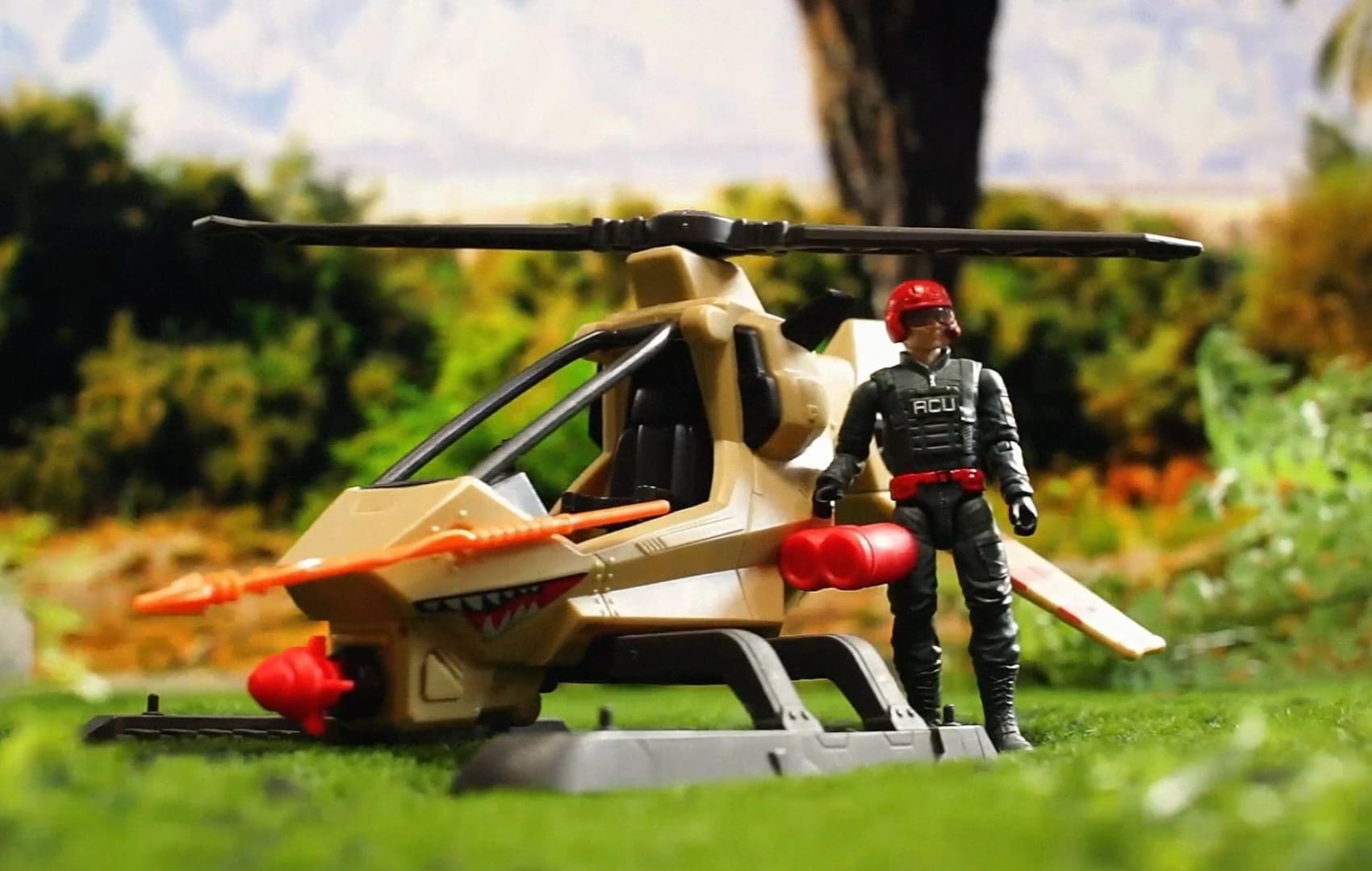 Jurassic World Legacy Collection- Chopper Chase Pack