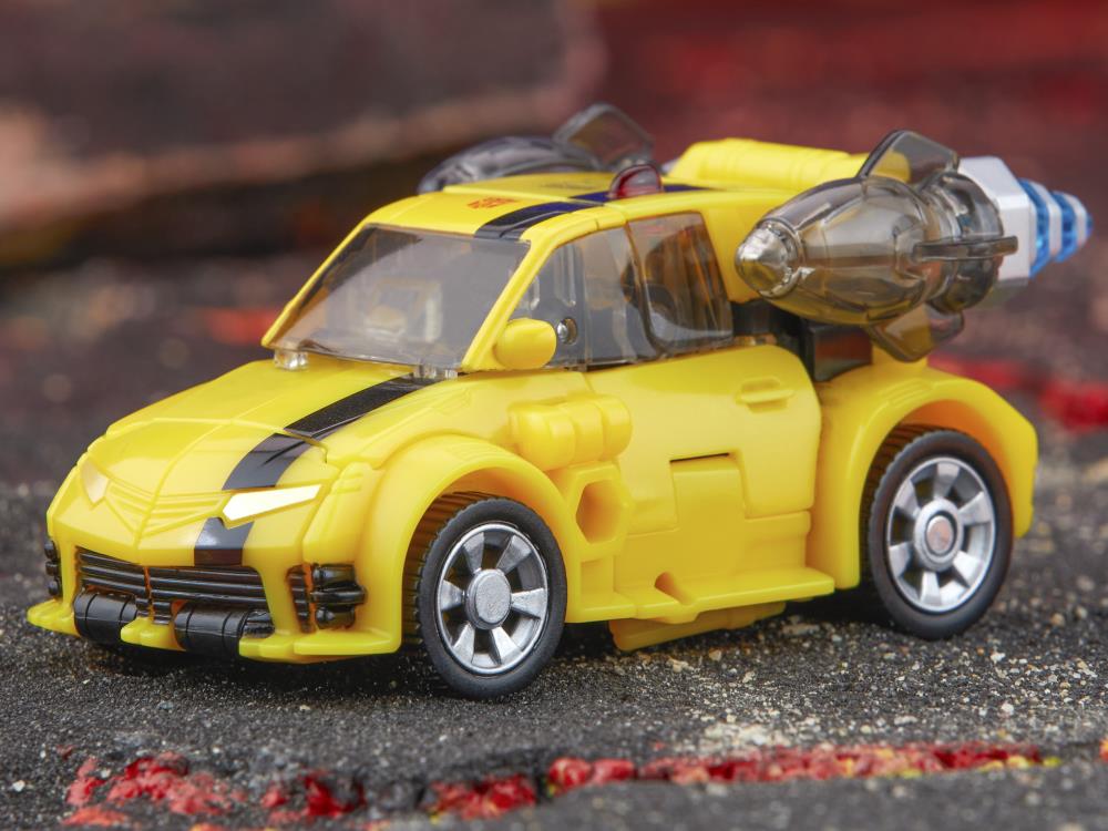 TRANSFORMERS LEGACY UNITED  (ANIMATED UNIVERSE) BUMBLEE